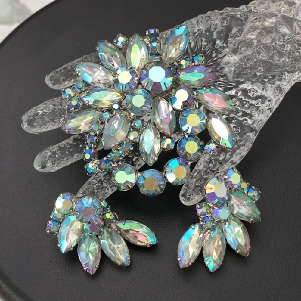 Vintage Art Glass Aurora Borealis Blue Silver Brooch Pin Clip Earrings Unsigned - Picture 10 of 11